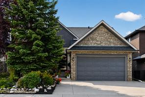 44 Strathlea Close SW, Calgary, Alberta T3H 5C6