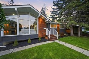 8304 11 Street SW, Calgary, Alberta T2V 1N6