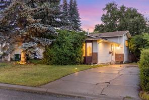 620 Aboyne Crescent NE, Calgary, Alberta T2A 5Y8