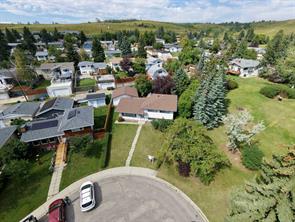 5031 Newcombe Place NW, Calgary, Alberta T2K 2P6