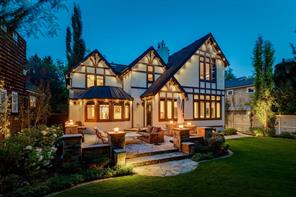 2703 Carleton Street SW, Calgary, Alberta T2T 3L1