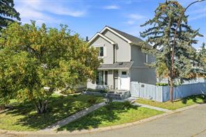27 Erin Grove Close SE, Calgary, Alberta T2B 2T4