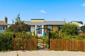 7807 Olympia Bay SE, Calgary, Alberta T2C 1N7