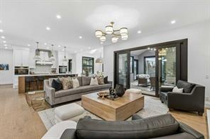 1217 38 Avenue SW, Calgary, Alberta T2T 2J3