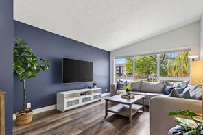 6516 Crowchild Trail SW, Calgary, Alberta T3E5R5
